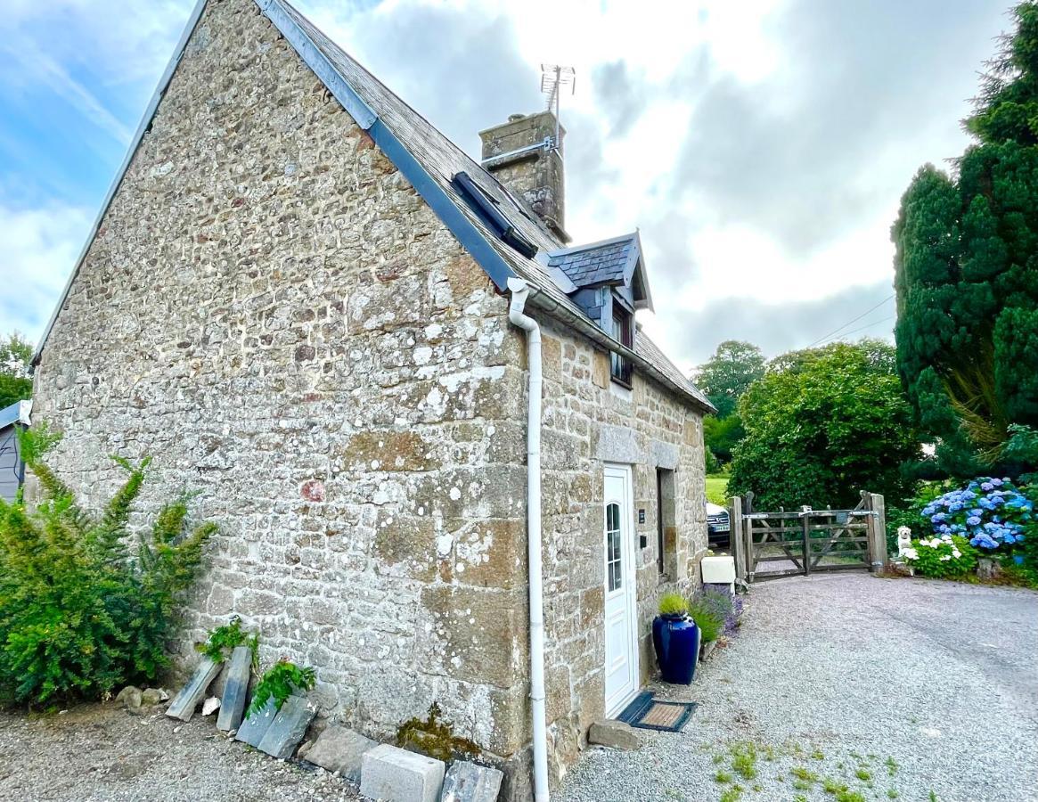 Le Petit Fleur - The Little Flower, Cosy Cottage Saint-Michel-de-Montjoie Extérieur photo